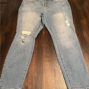 ***Pre-Loved*** Torrid Blue Bombshell Distressed Jeans Size 22R